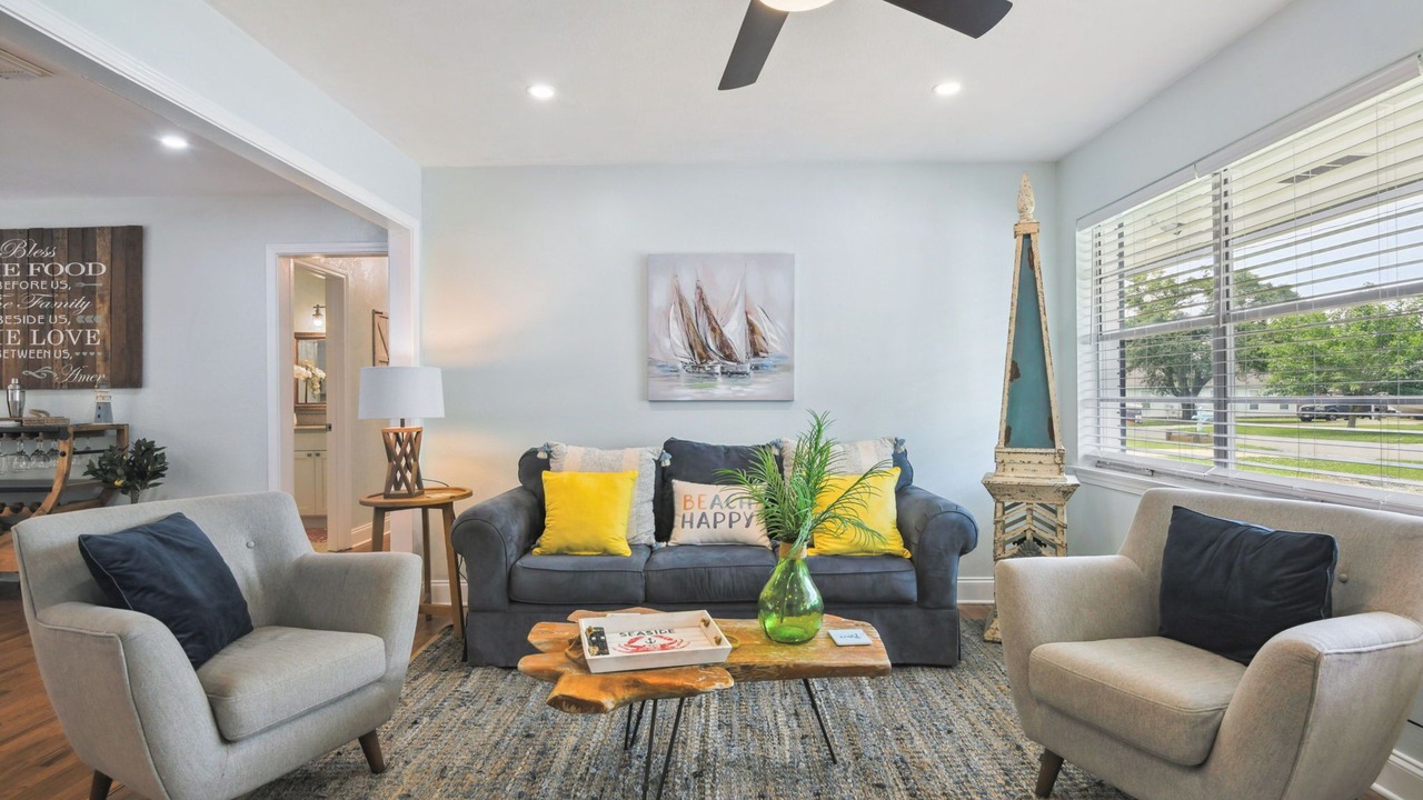 Photo of Livingroom in Long Beach
