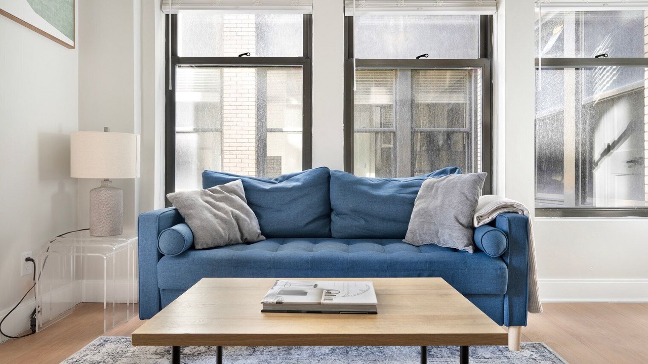 Photo of Livingroom in Downtown Boston