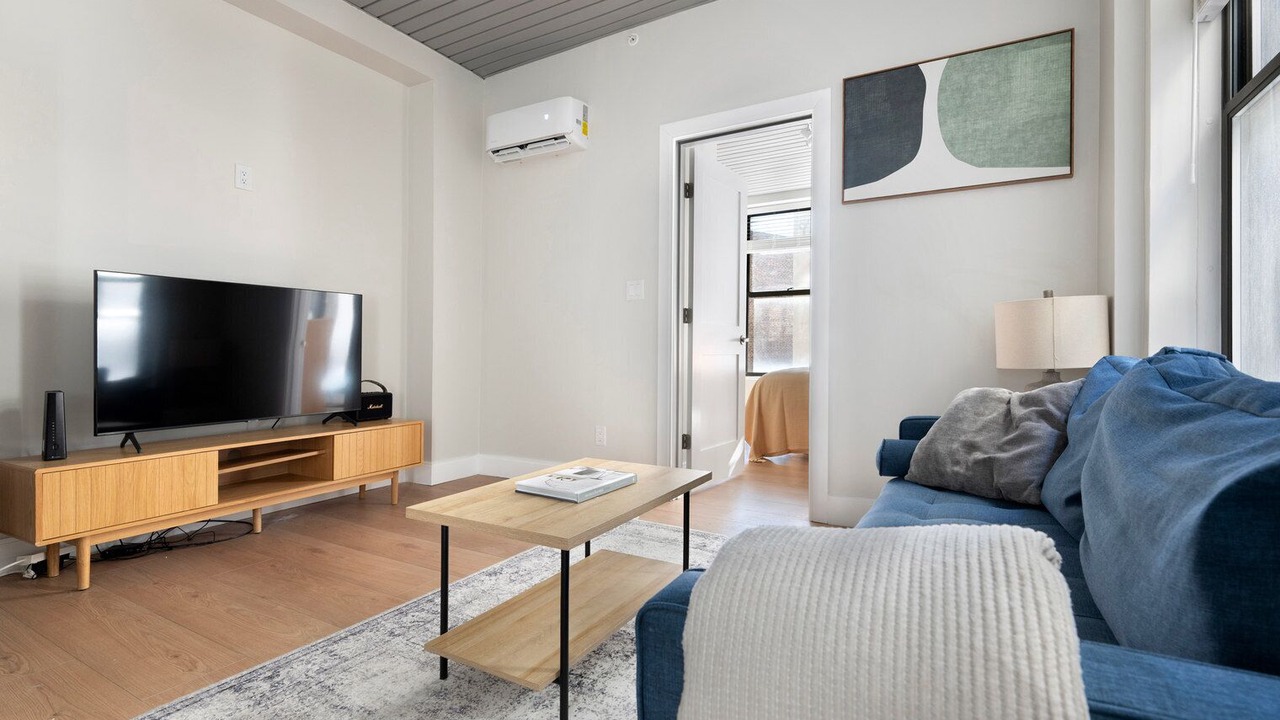 Photo of Livingroom in Downtown Boston