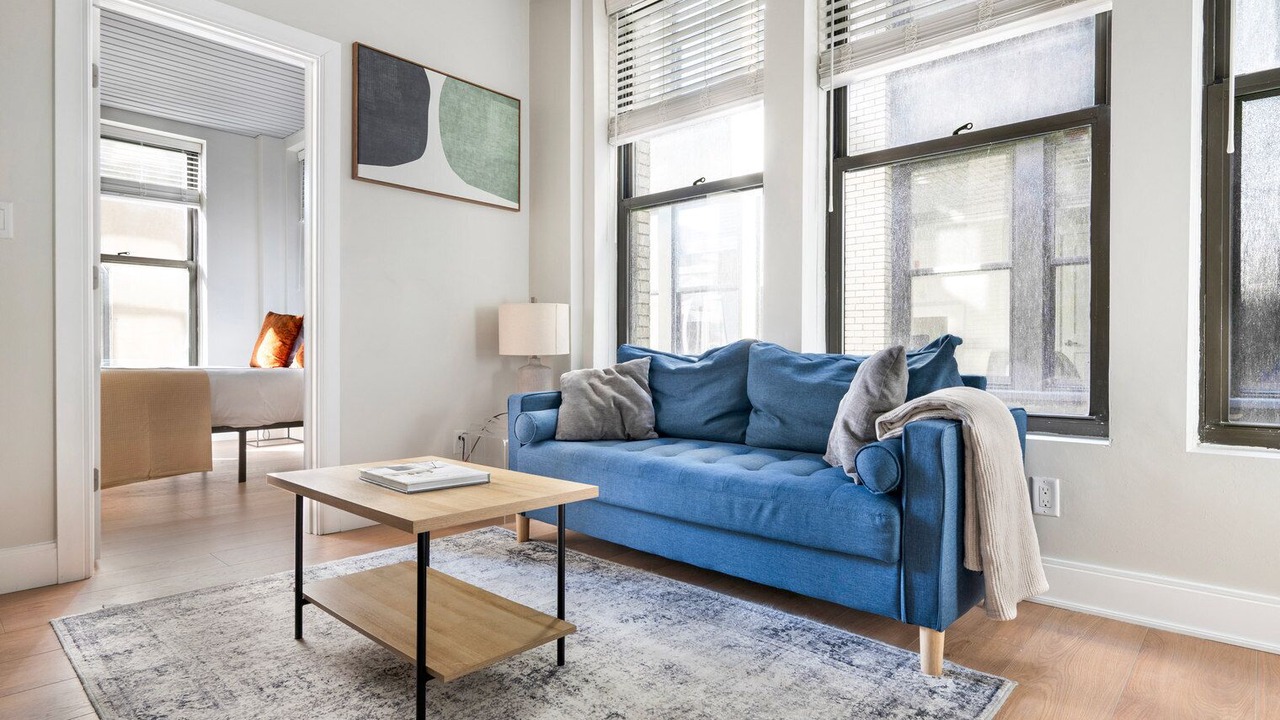 Photo of Livingroom in Downtown Boston