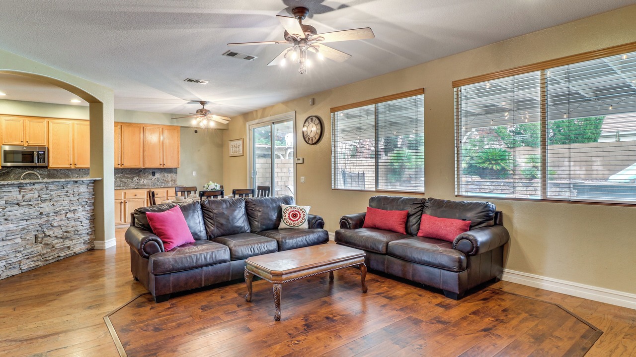 Photo of Livingroom in Palmdale