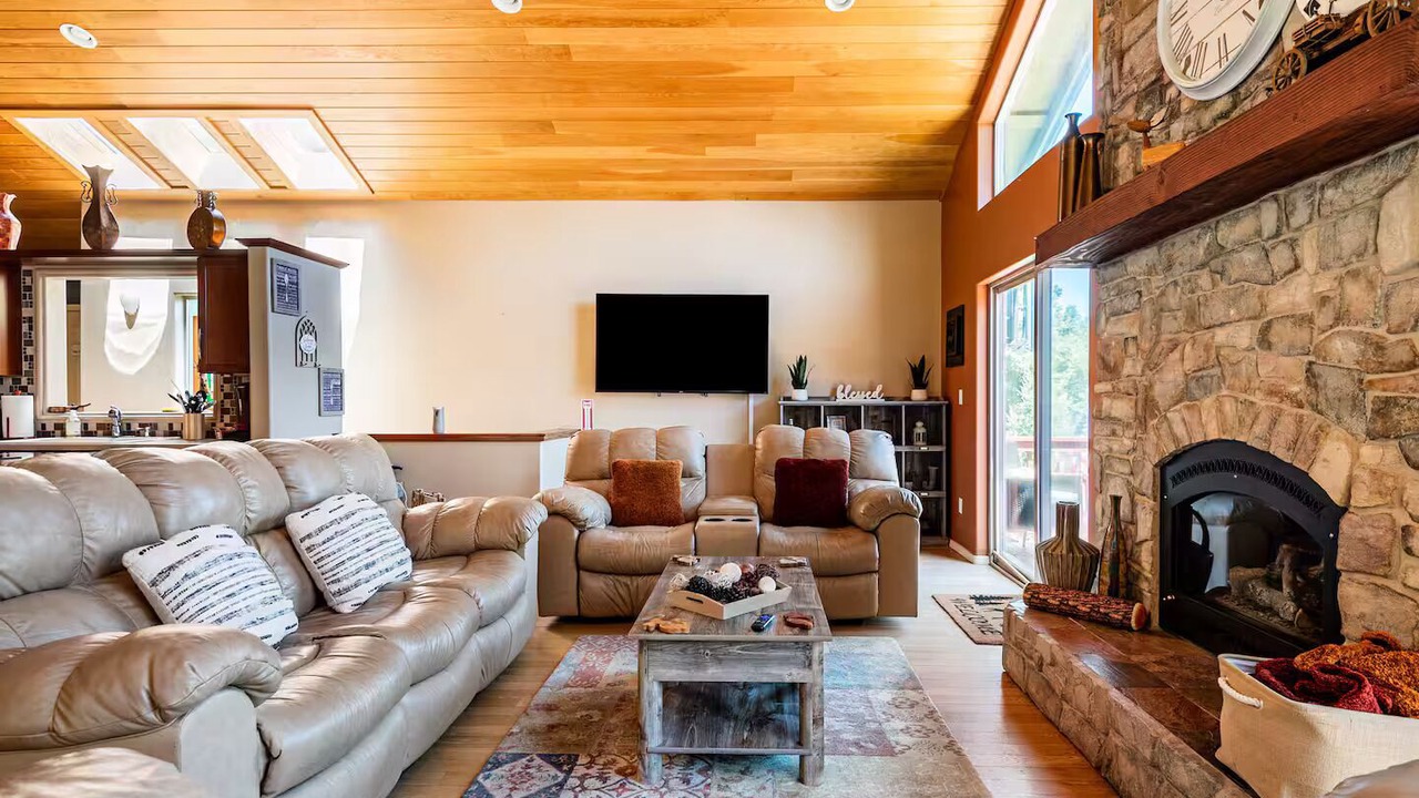 Photo of Livingroom in Pine Mountain Club
