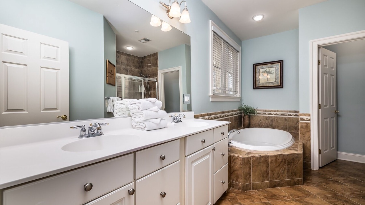 Photo of Bathroom in Sunset Island