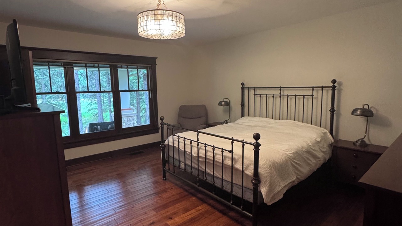 Photo of Bedroom in Lead