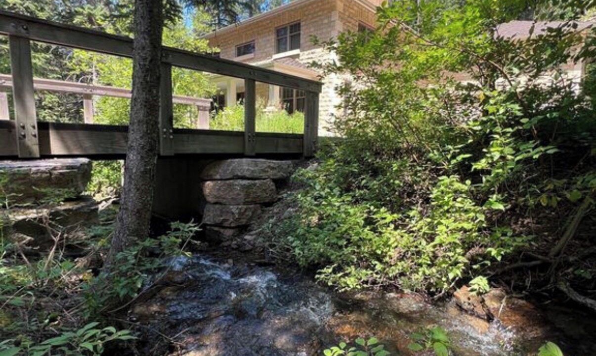 Photo of Outdoor in Lead