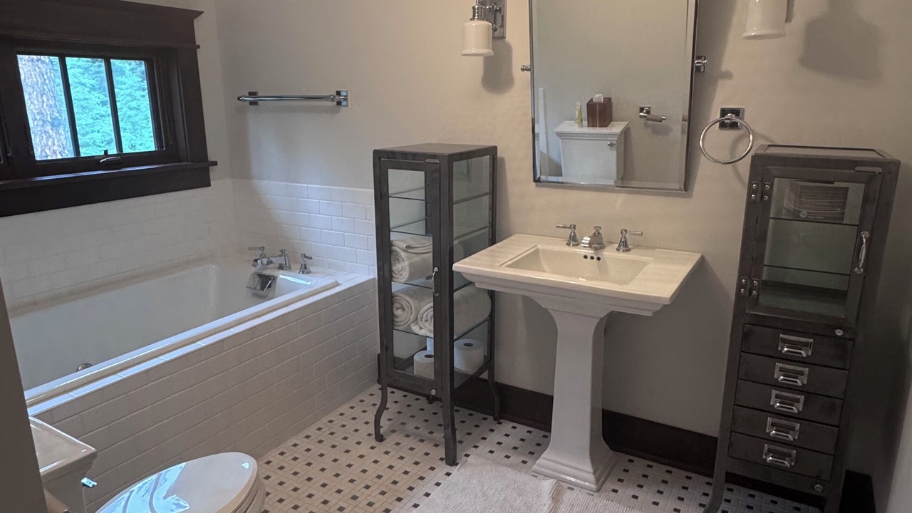 Photo of Bathroom in Lead