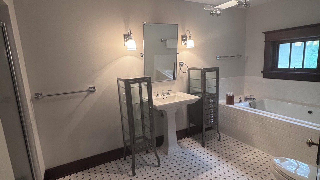 Photo of Bathroom in Lead