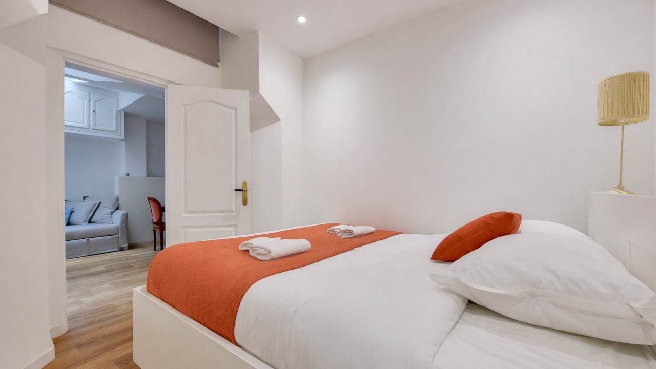 Photo of Bedroom in 15th Arrondissement