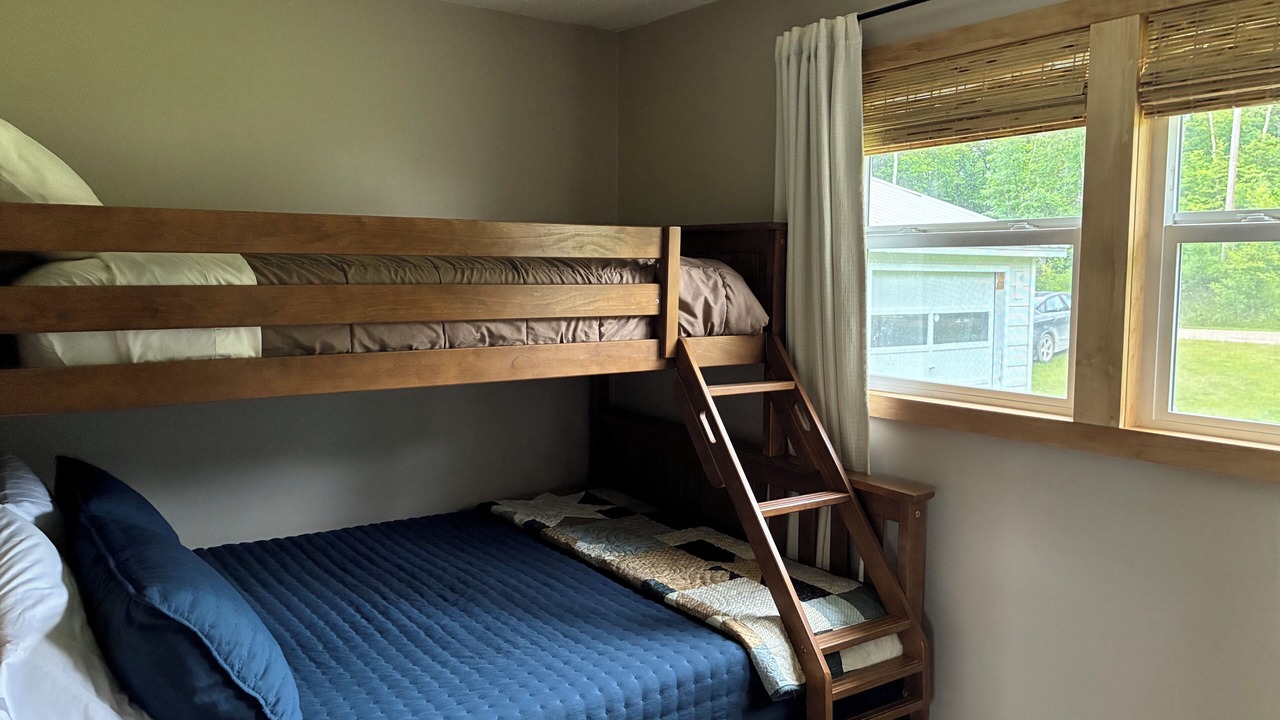 Photo of Bedroom in Richwood