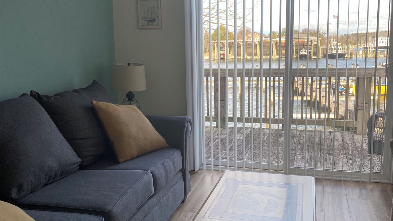 Photo of Livingroom in Solomons