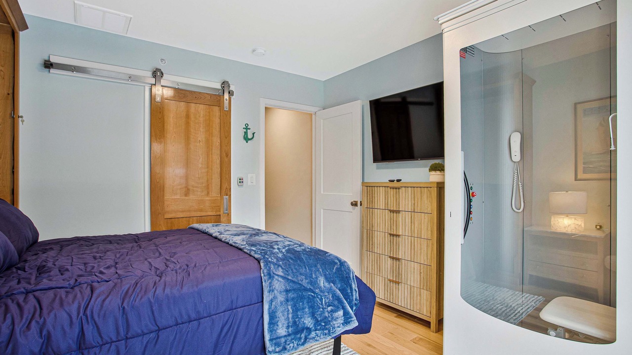 Photo of Bedroom in Historic District