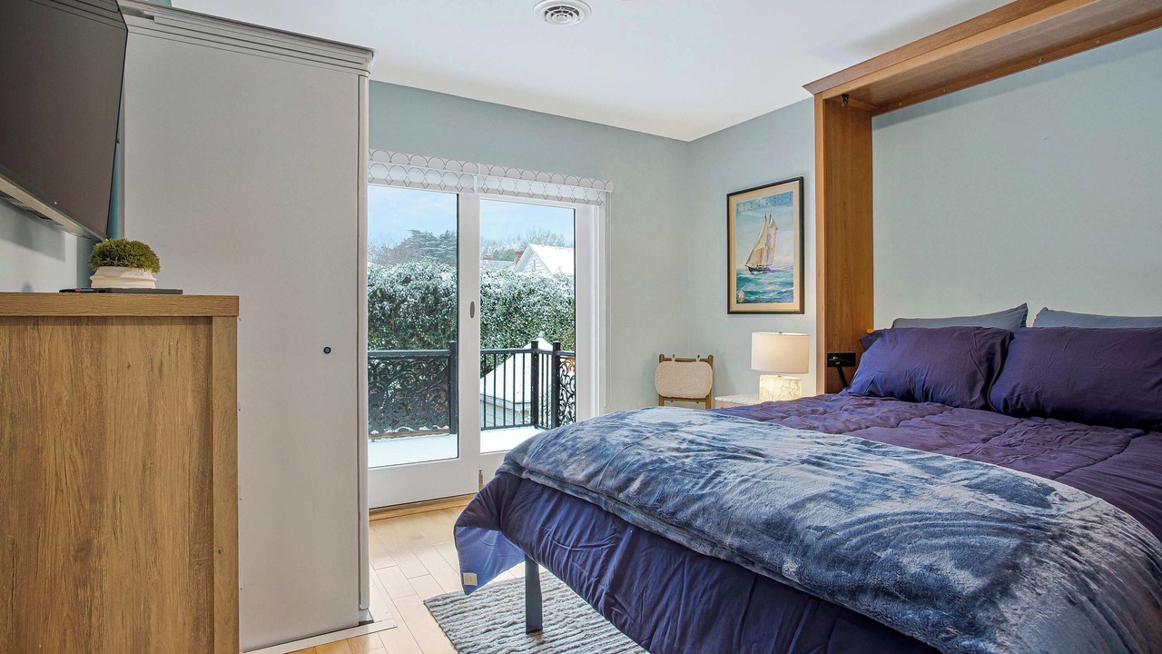 Photo of Bedroom in Historic District