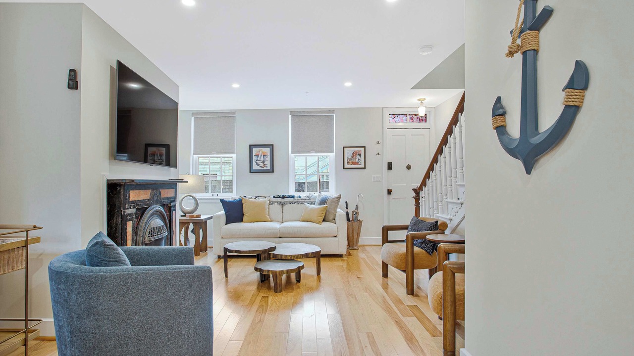 Photo of Livingroom in Historic District