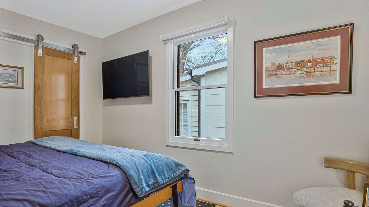 Photo of Bedroom in Historic District