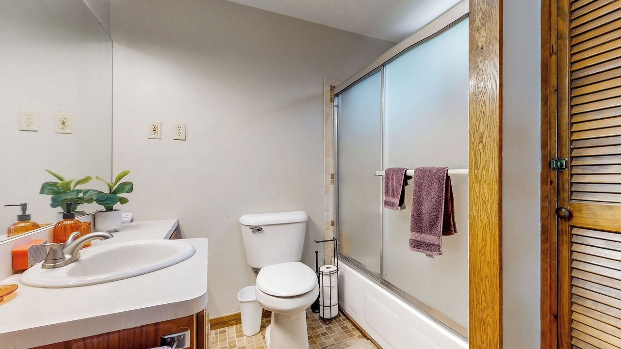 Photo of Bathroom in Deerwood