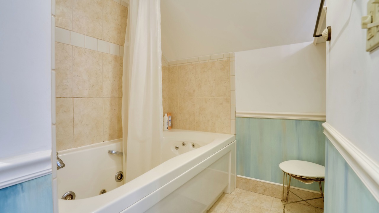 Photo of Bathroom in Lowry Hill