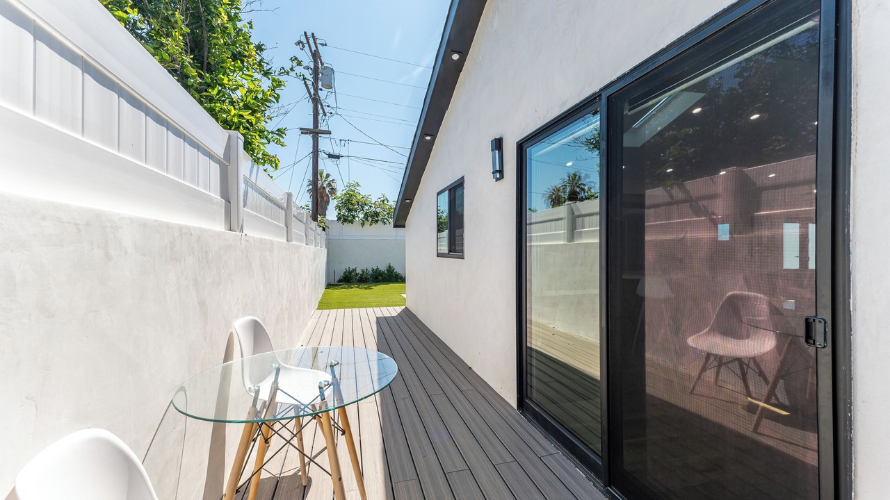 Photo of Outdoor in Valley Glen
