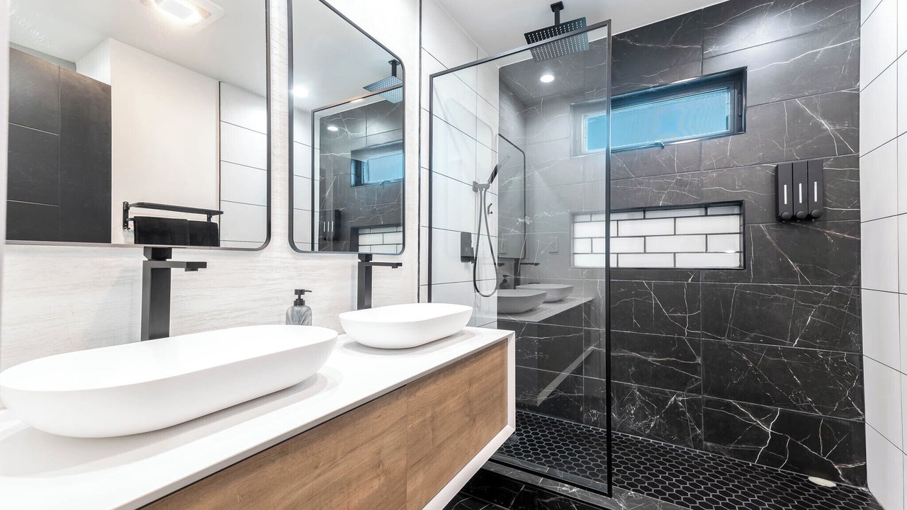 Photo of Bathroom in Valley Glen