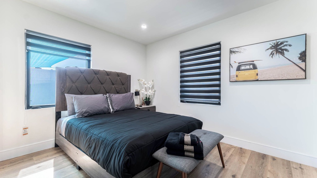 Photo of Bedroom in Valley Glen