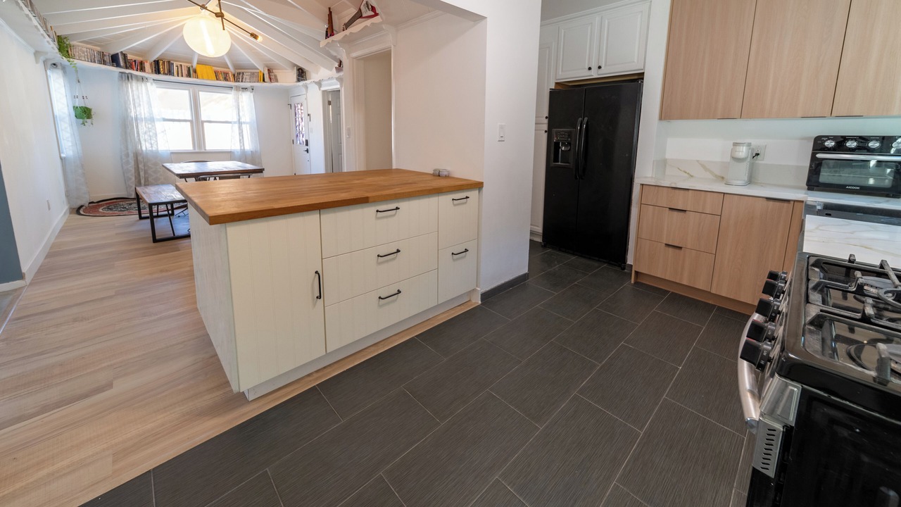 Photo of Kitchen in Lake Balboa
