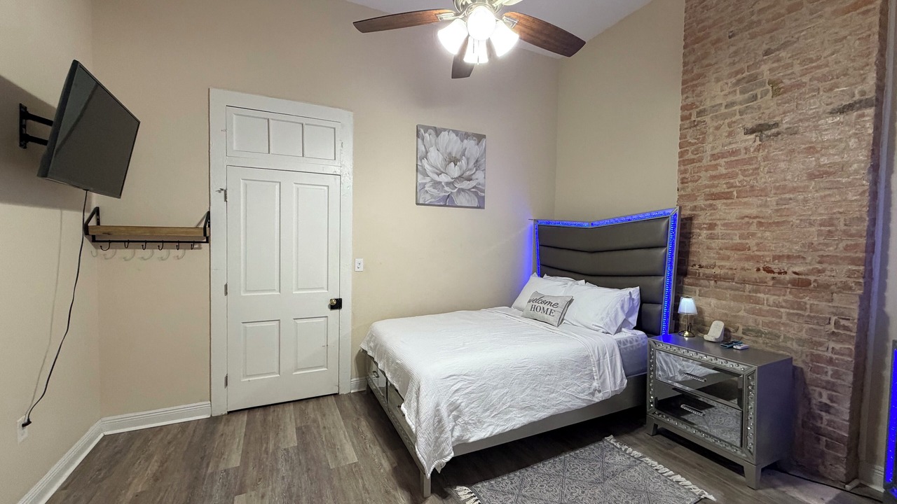 Photo of Bedroom in Holy Cross District