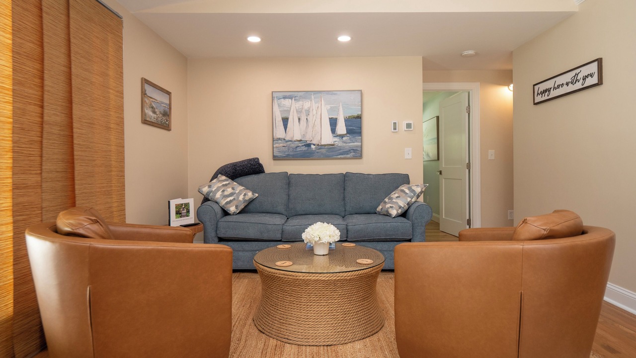 Photo of Livingroom in Jamestown Shores