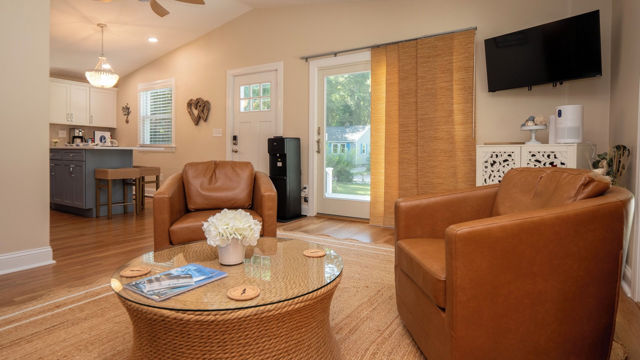 Photo of Livingroom in Jamestown Shores