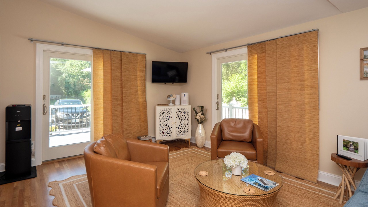 Photo of Livingroom in Jamestown Shores