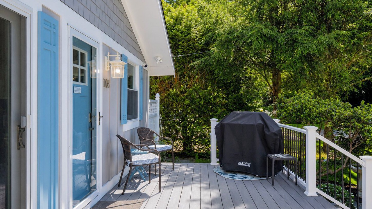 Photo of Patio Balcony in Jamestown Shores