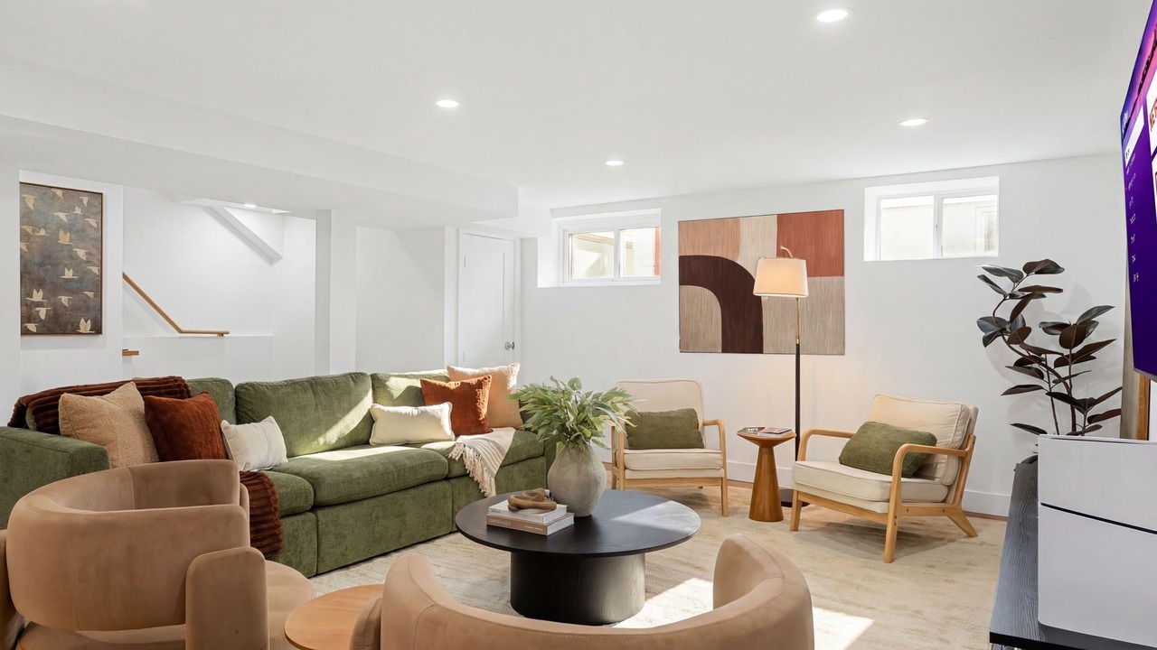Photo of Livingroom in Jeffries Point