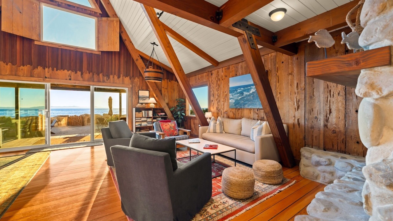 Photo of Livingroom in Ventura