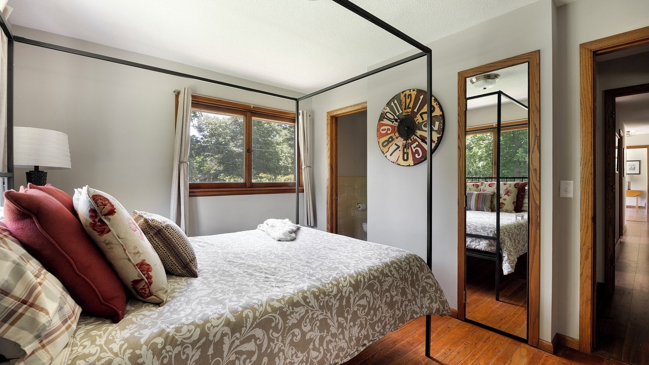 Photo of Bedroom in Bayport