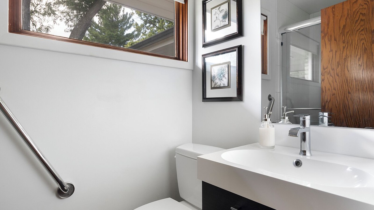 Photo of Bathroom in Bayport