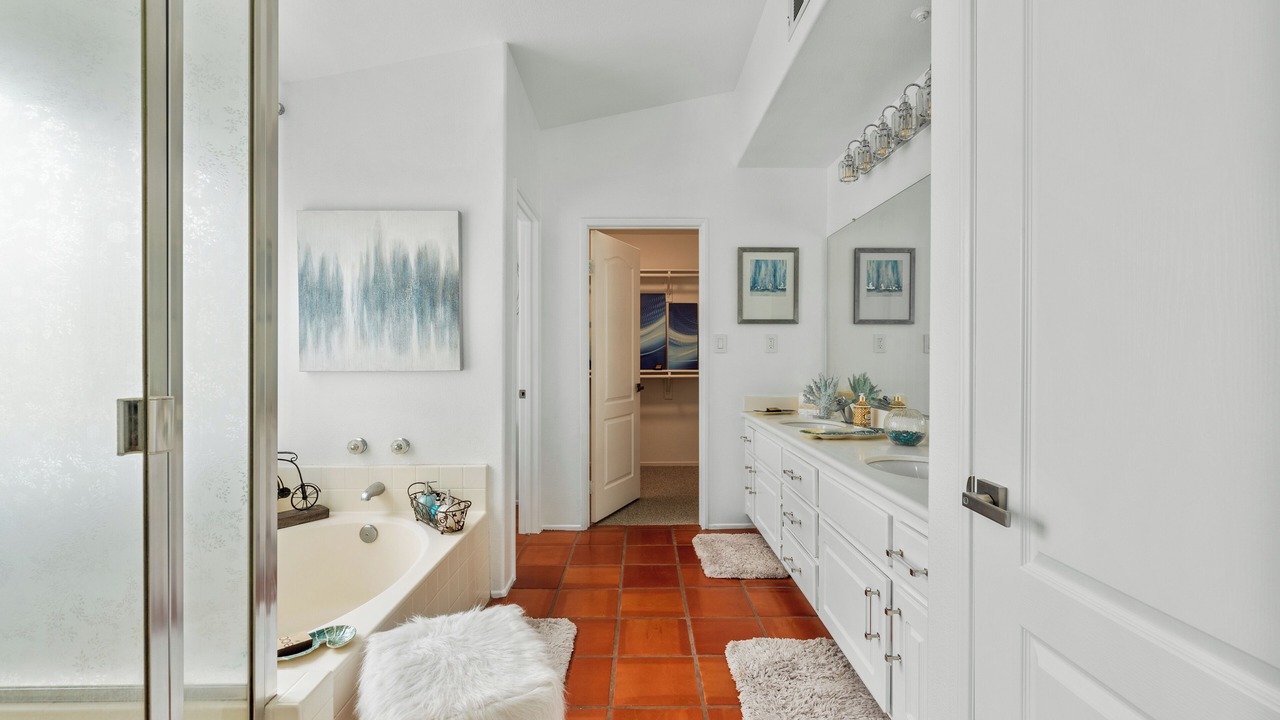 Photo of Bathroom in Oxnard