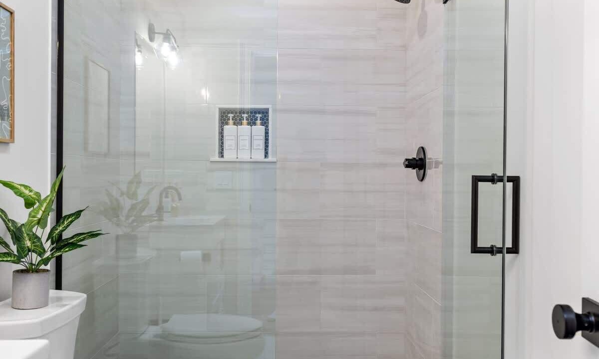 Photo of Bathroom in Columbus Park - Andrew Square