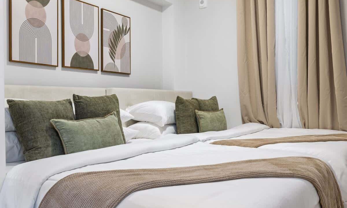 Photo of Bedroom in Columbus Park - Andrew Square