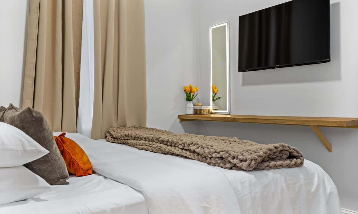 Photo of Bedroom in Columbus Park - Andrew Square