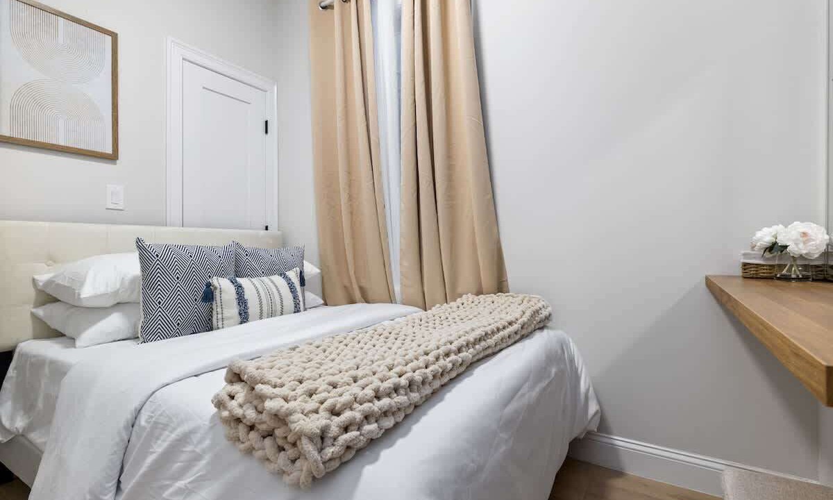 Photo of Bedroom in Columbus Park - Andrew Square
