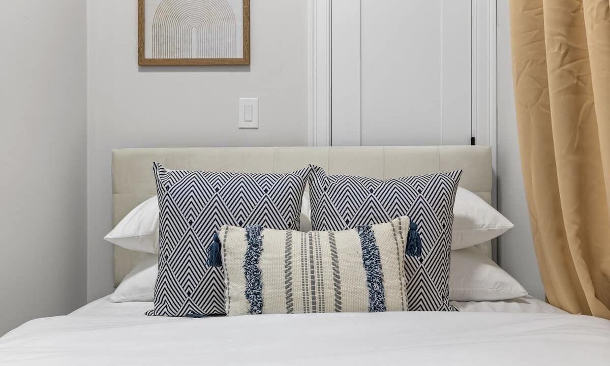 Photo of Bedroom in Columbus Park - Andrew Square