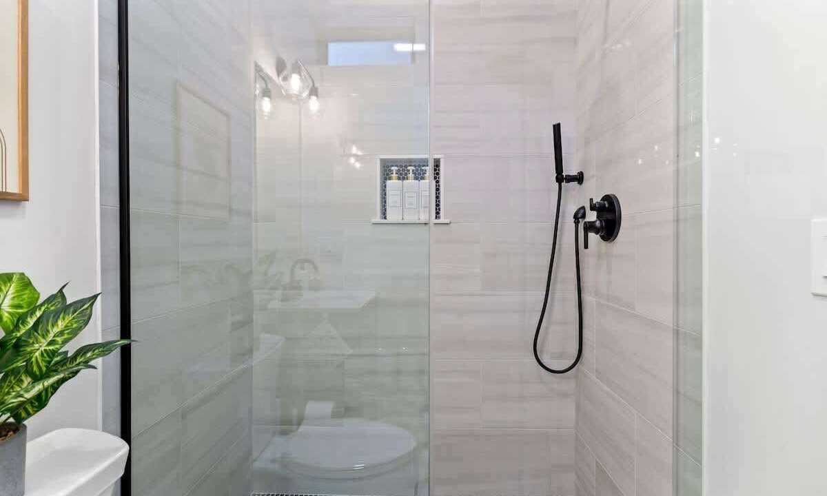 Photo of Bathroom in Columbus Park - Andrew Square
