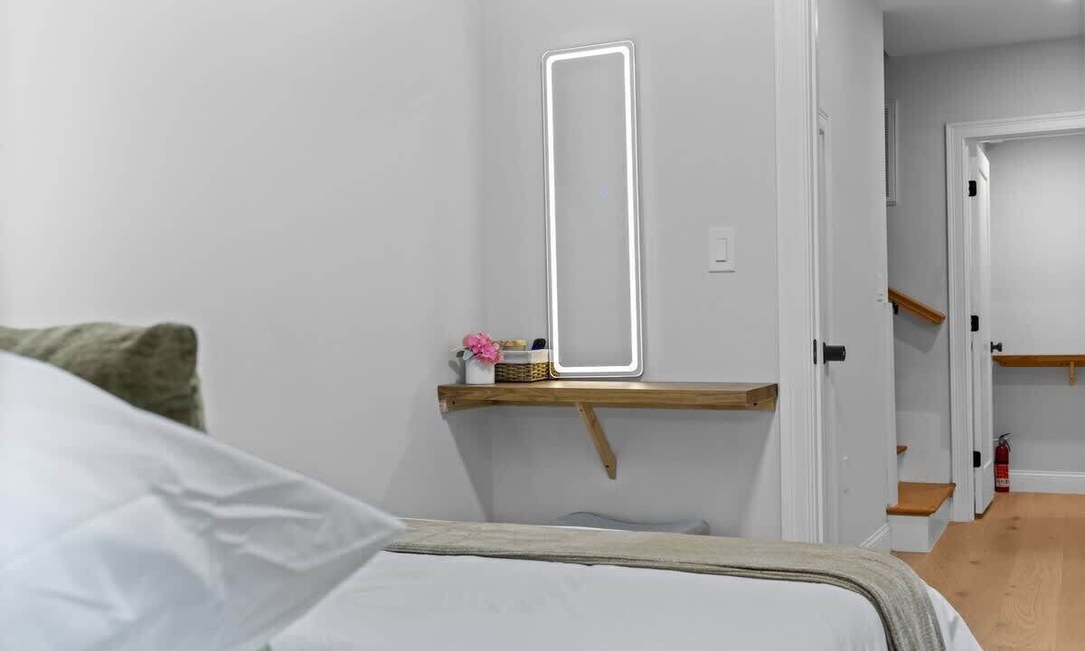 Photo of Bedroom in Columbus Park - Andrew Square