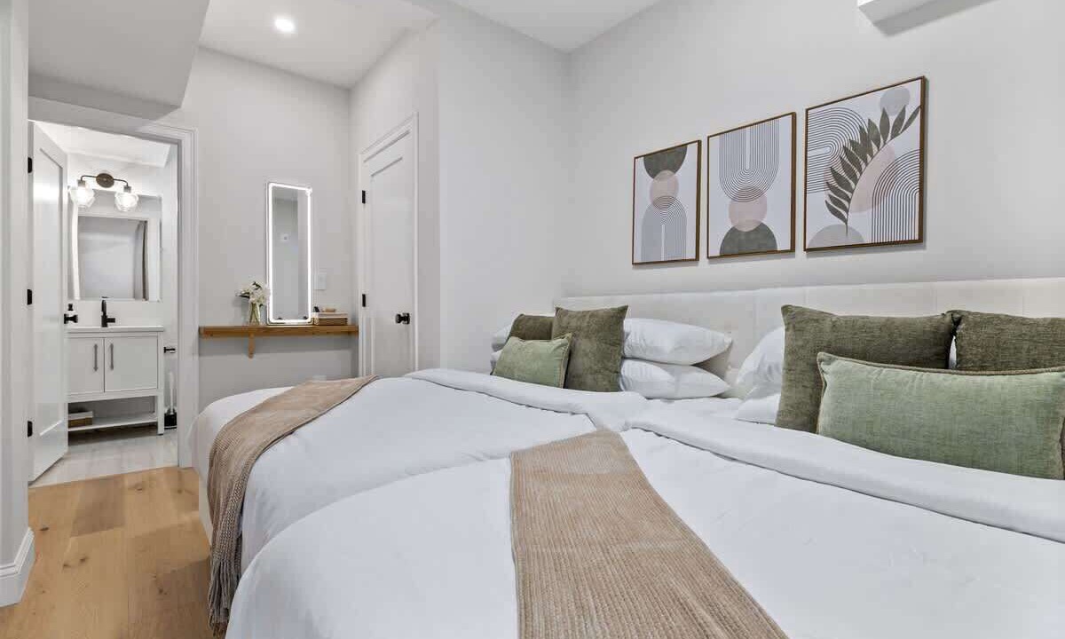 Photo of Bedroom in Columbus Park - Andrew Square