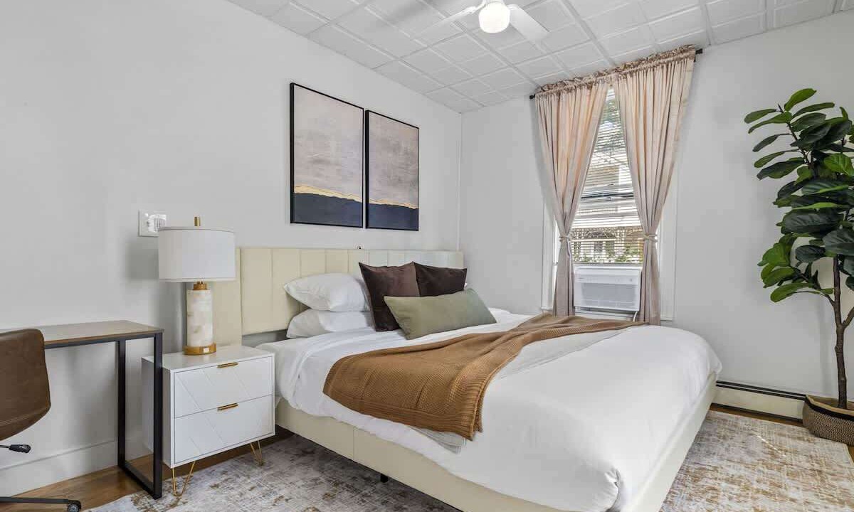 Photo of Bedroom in East Somerville