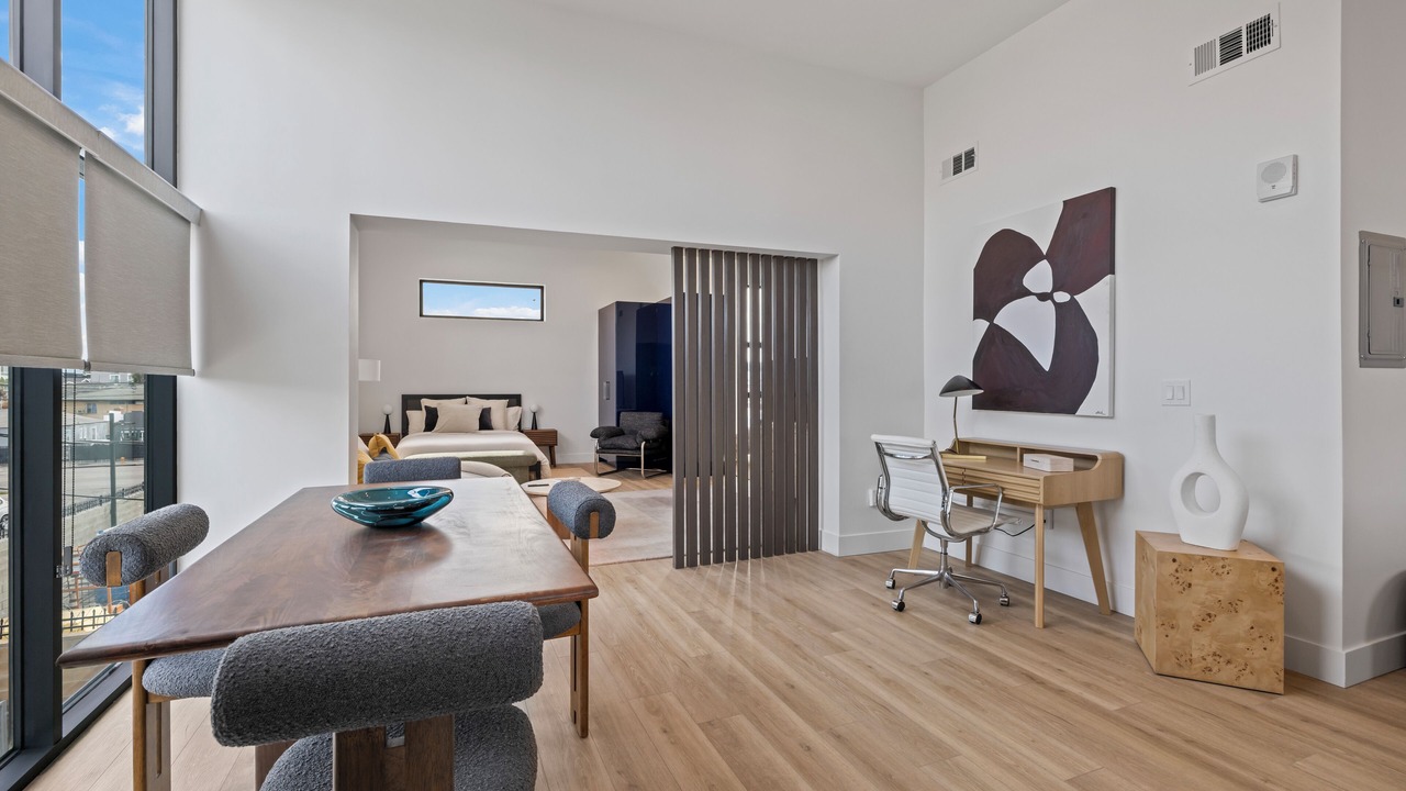 Photo of Bedroom in NoHo Arts District