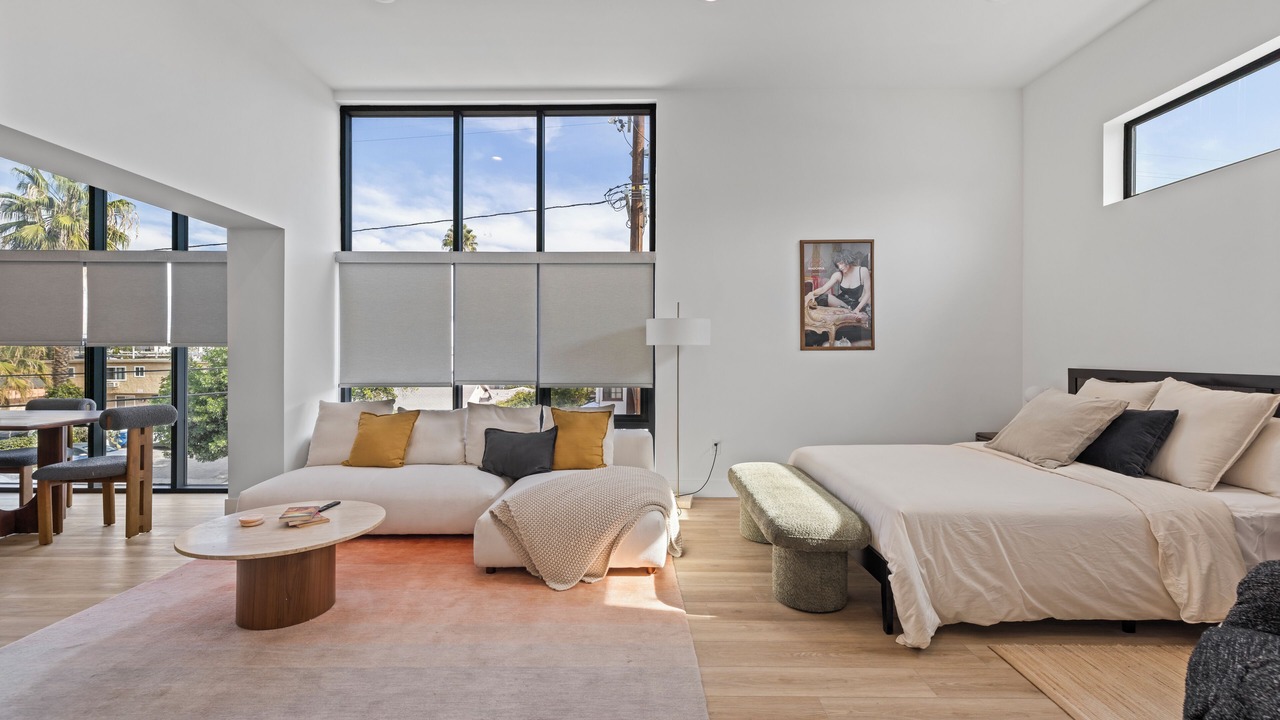 Photo of Bedroom in NoHo Arts District