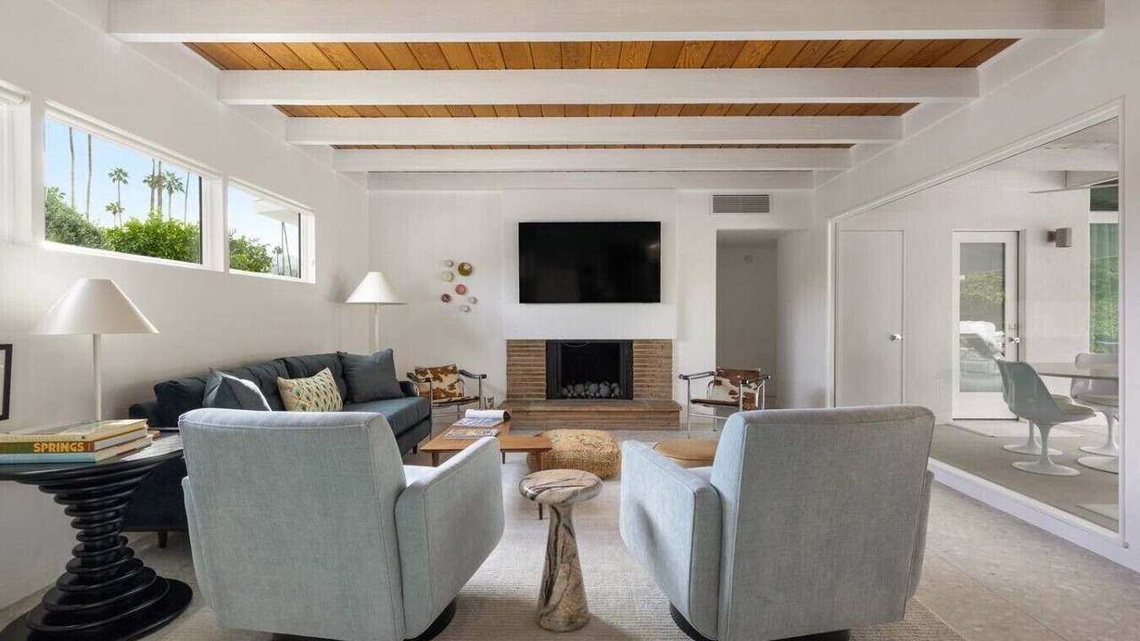 Photo of Livingroom in Deep Well Ranch