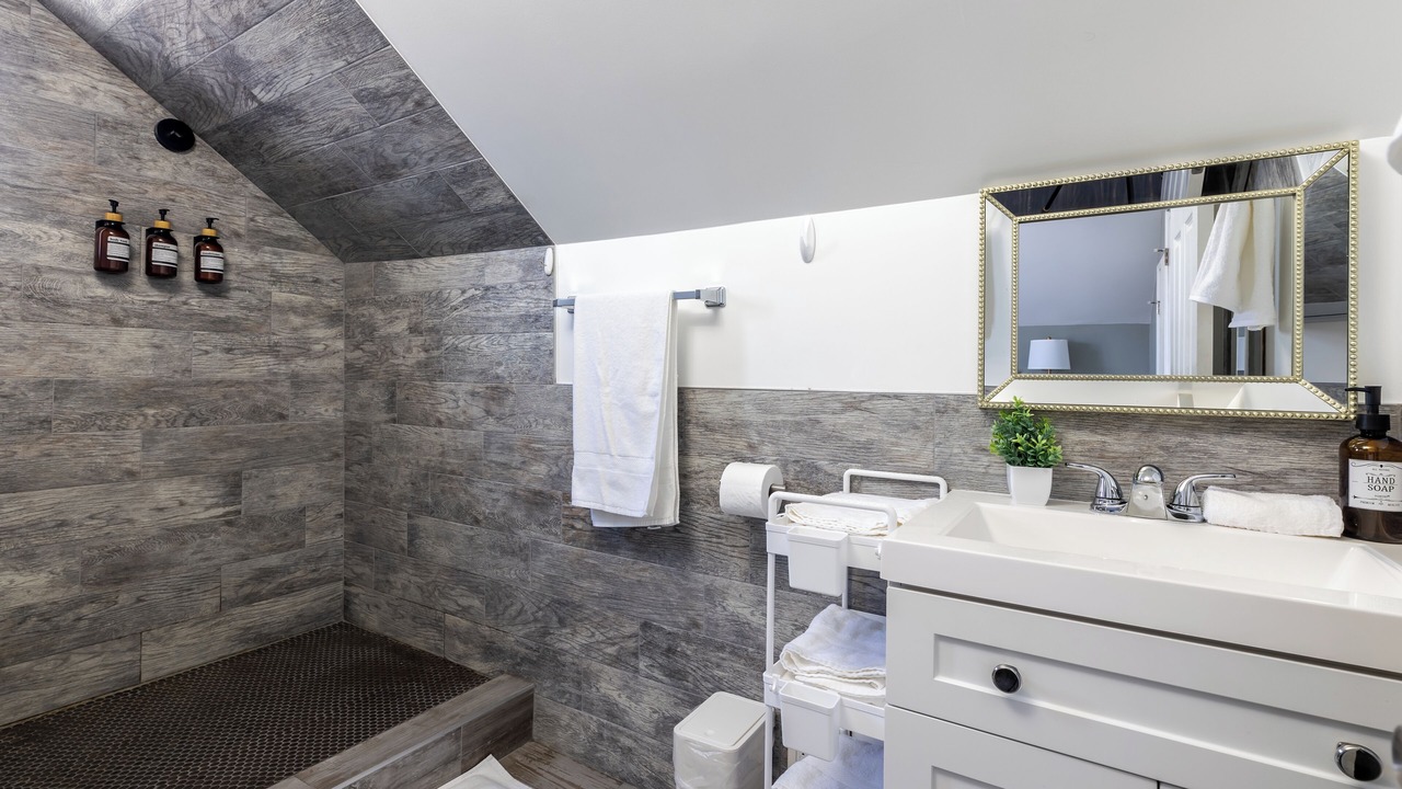 Photo of Bathroom in Hawthorne