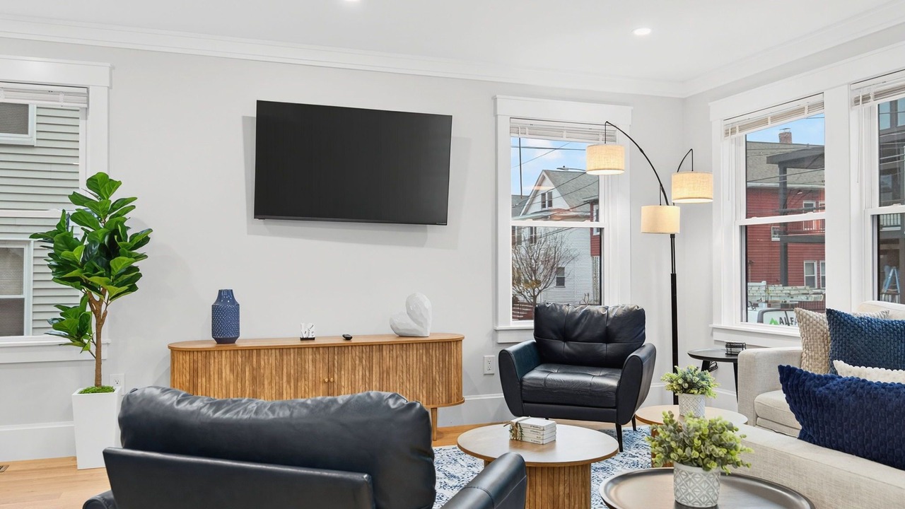Photo of Livingroom in Somerville
