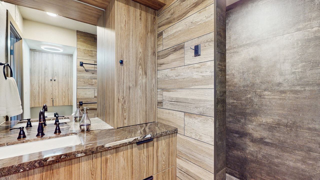 Photo of Bathroom in Central Scottsdale