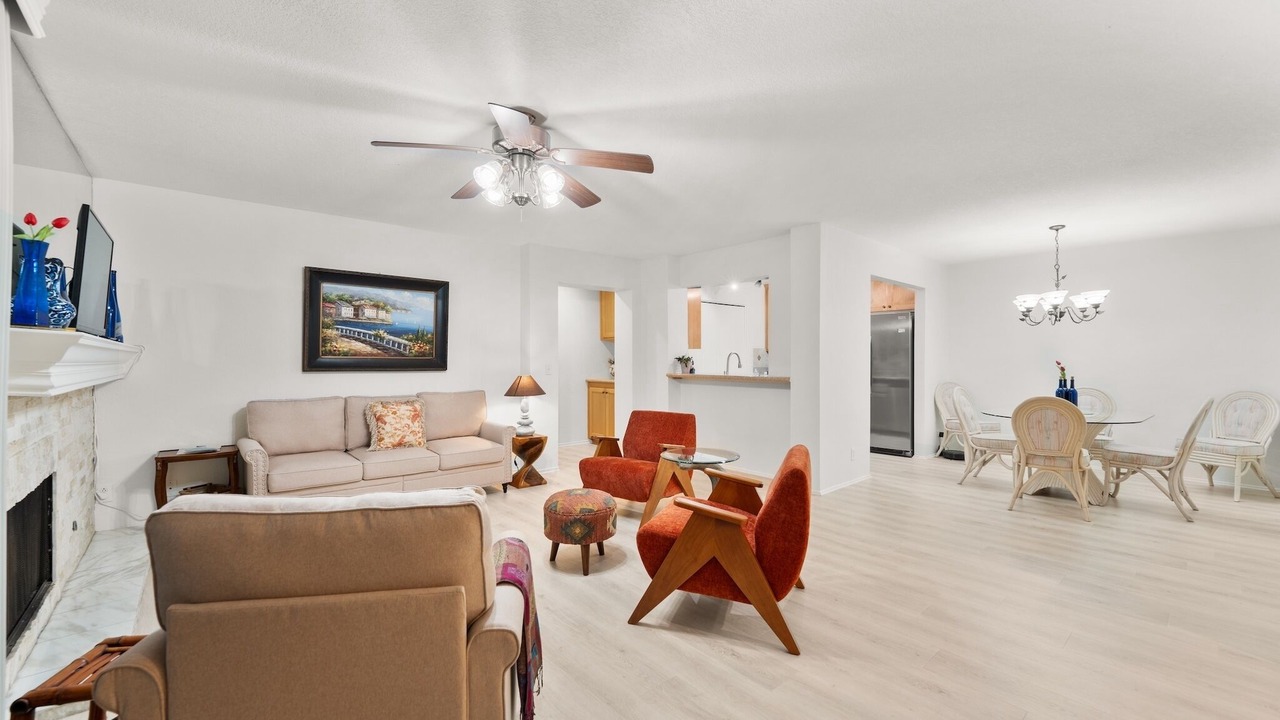 Photo of Livingroom in Oxnard Shores